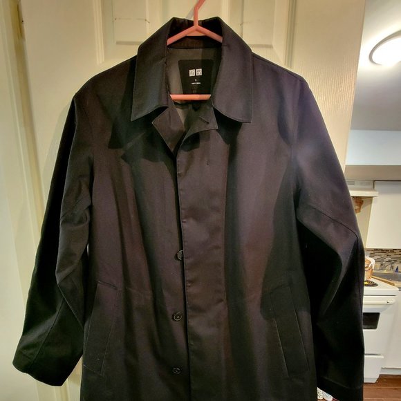 Uniqlo Other - Men's Uniqlo U Blocktech Raincoat in Black, Size S